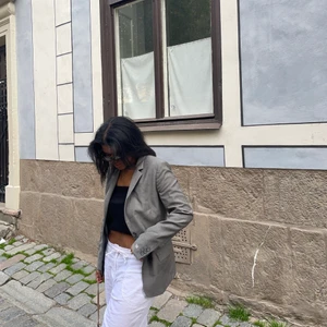 Tiger of sweden kavaj - Säljer en lika dan som denna fast i svart så jag redan har 100 svarta kavajer. Ny skick!