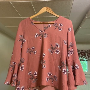 Blus  - Fin rosa blus, som inte är använd så mycket