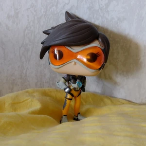 Overwatch tracer pop figurine  - A pop figure from overwatch with tracer. Kan hämtas upp i Stockholm eller i Örebro/Karlskoga området eller skickad mot fraktkostnad.