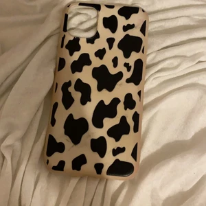 Mobilskal - Det är en ko mobilskal , har använd 2-3 ggr men annars i bra skick ,mvh intisar 