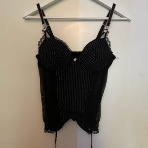 Korsett topp - Snygg korsett topp endast använd 1 gång från censored