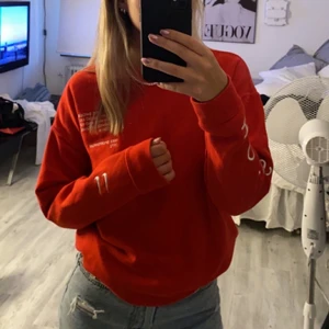 Nike sweatshirt  - Fin Nike sweatshirt som endast är använd ett fåtal gånger. I barnstorlek men passar xs/s