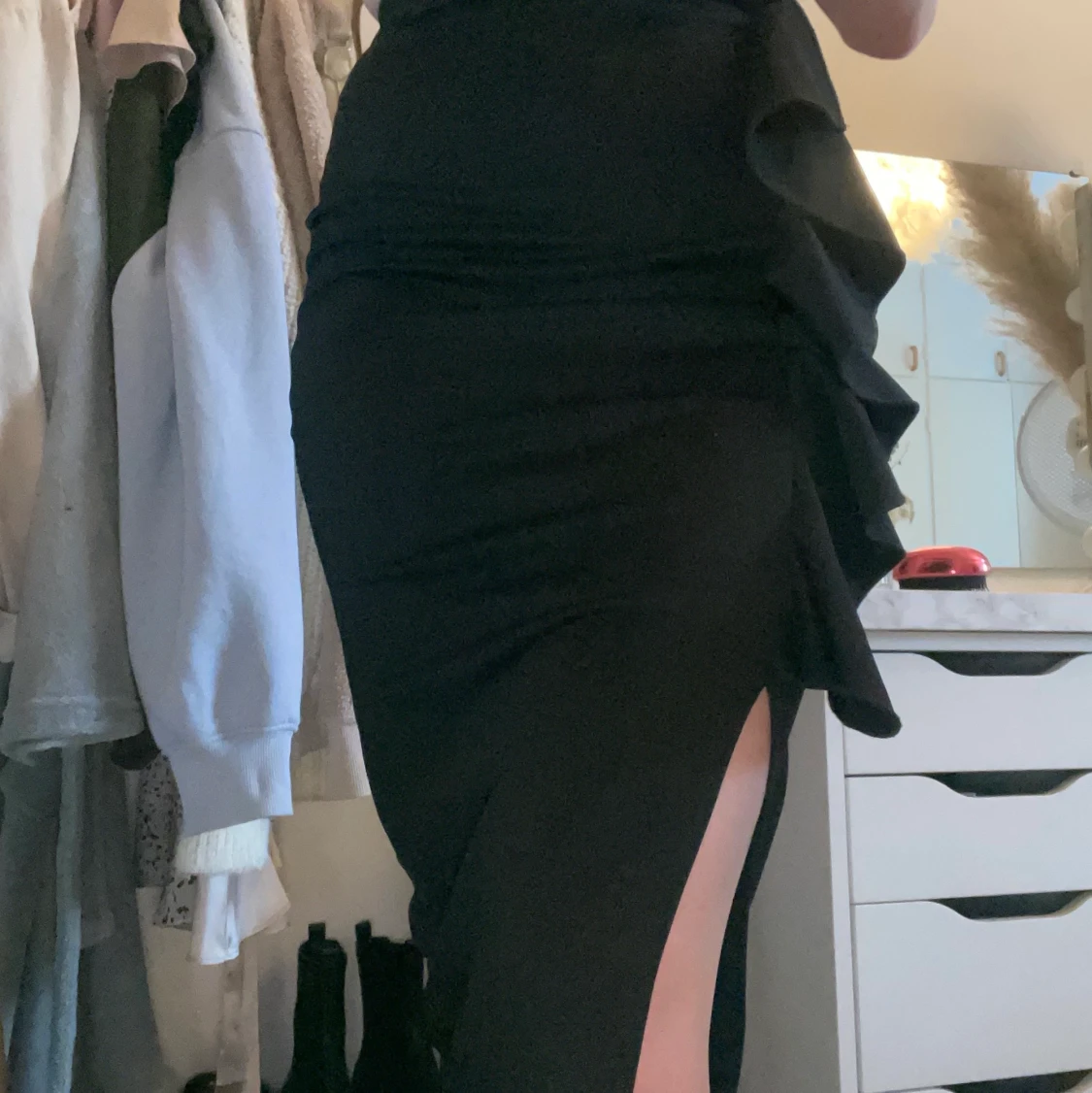 Tight kjol med volanger 