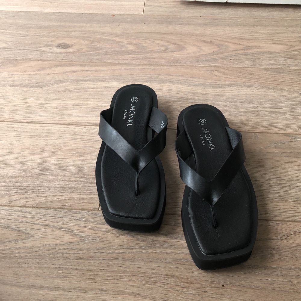 Platform sandaler, använda två gånger. Säljer då jag inte fått så mycket användning för dem!😇. Skor.