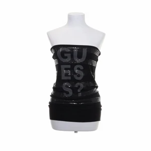 Y2k tubtopp - Säljer nu denna extremt smickrande tubtoppen från guess. Eftersom den inte passar in i min still riktigt. Köpte den från sellpy för 300 kronor och eftersom jag knappt har andvänt den kommer jag sälja den igen för 150! Ni bestämmer fraktalternativ❤️ 