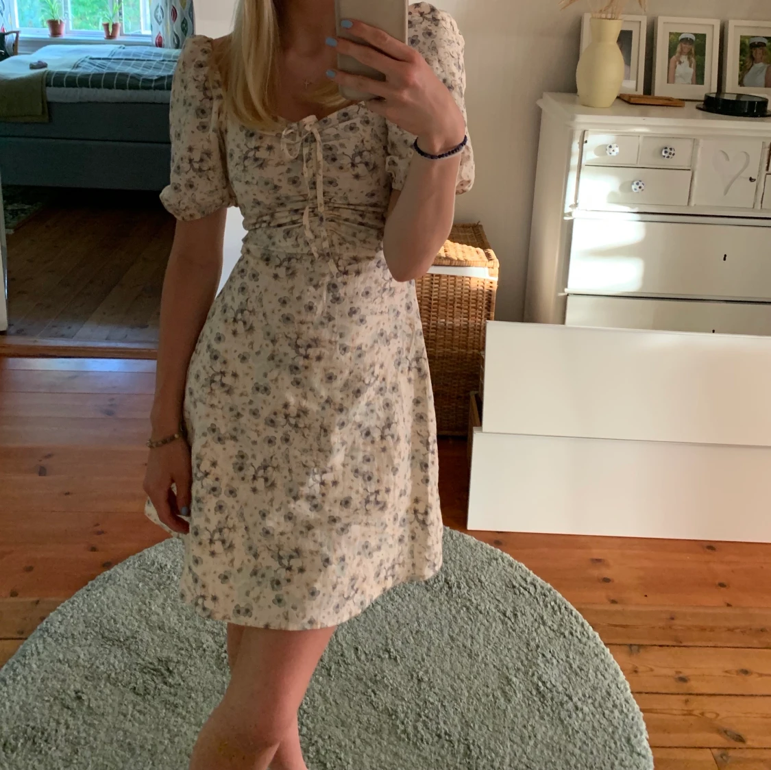 Blommig klänning  - 90