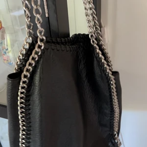 Väska  - Tiamo väska från scorett i bra skicka bud från 300kr