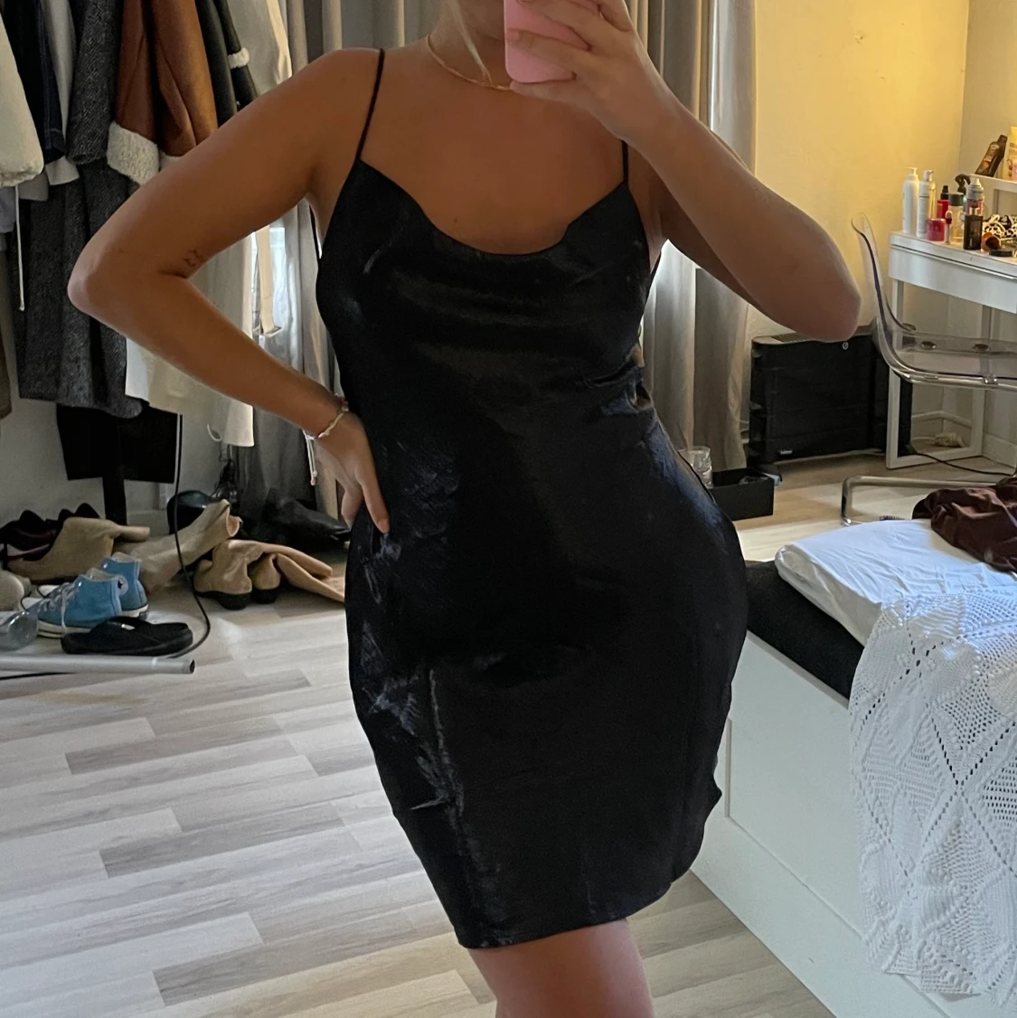 Kort svart silkesklänning🖤 - 90