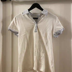 Shorta - En oanvänd skjorta från boomerang i stl M och kostar 30kr