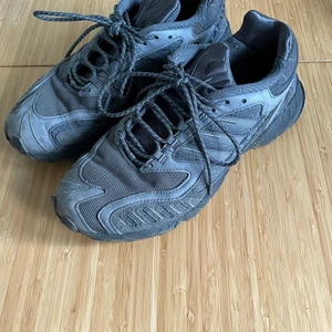 Adidas shoes - Använda men i gott skick! 