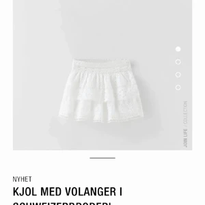 Zara kjol - Jättefin kjol med shorts under från zara. Tror att den är slutsåld då den var ganska populär❤️säljer pga att den inte passar mig❤️
