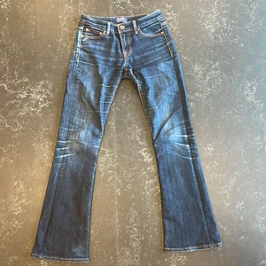 Lågmidgade bootcut croker - Normal använda låg migade bootcut köparen står för frakt (tvättråd lapp avklippt)