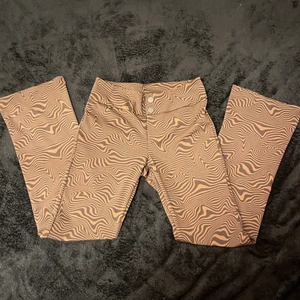 Trousers - Stretchy flare leggings jeans. Knappt använd och i bra skick