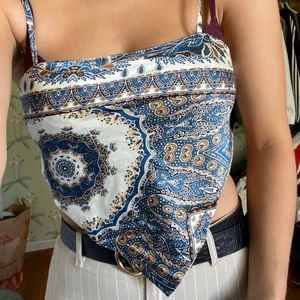 Topp - Topp med långa band, perfekt till fest. Paketpris vid köp av flera plagg! Har garderobsrensning!