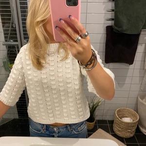 Stickad tshirt  - Stickad T-shirt från nakd!