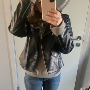 Skinnjacka  - Skinnjacka från Zara! 