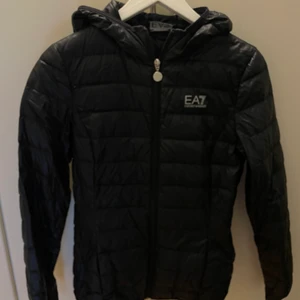 Armani dunjacka  - Armani dunjacka i fint skick, storlek Xs/S