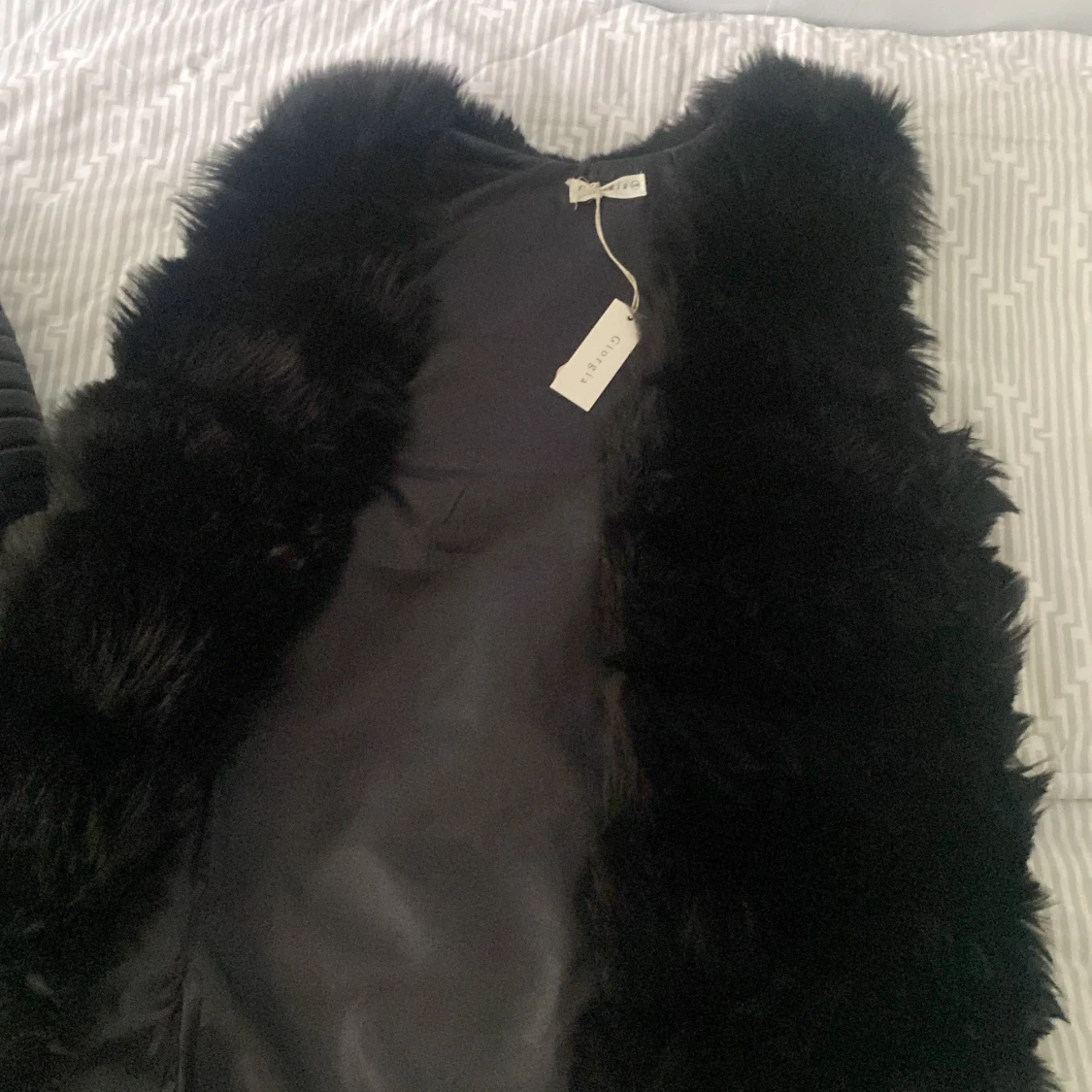 Faux fur väst säljes - 90