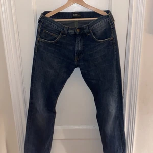 Lee jeans strl 33/34 pris 200kr - Gamla Lee jeans strl 33/34 pris 200kr