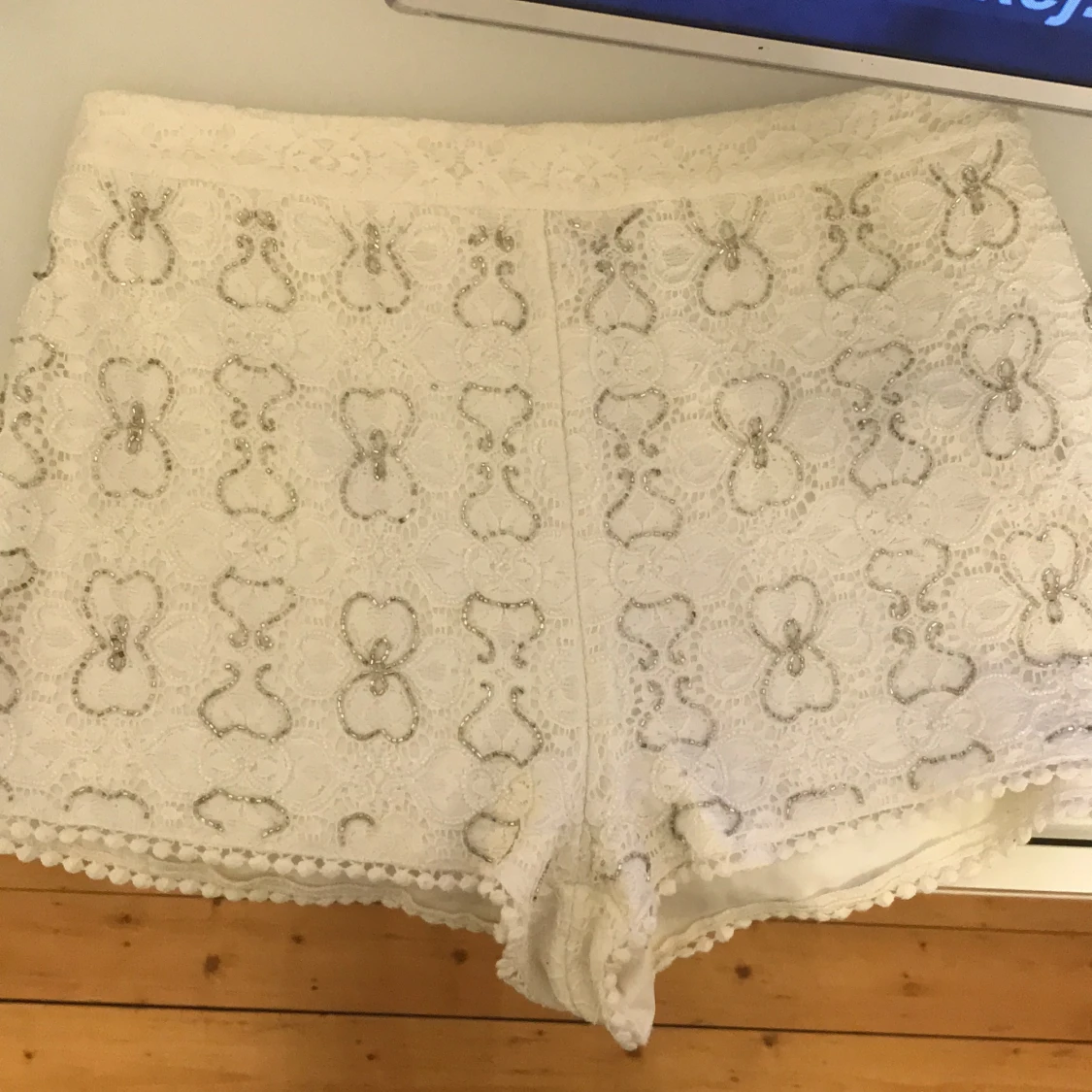 Shorts med brodyr strl 38