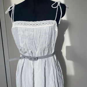 Urban outfitters sommarklänning - Söt sommarklänning från UO! aldrig använd, super kvalitet💕