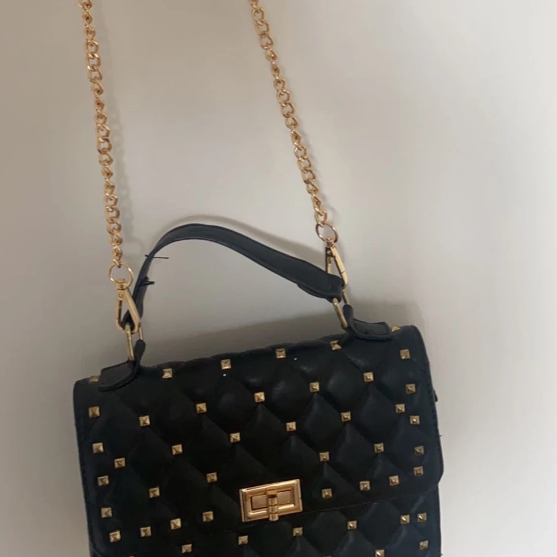 Väska med nitar - 91