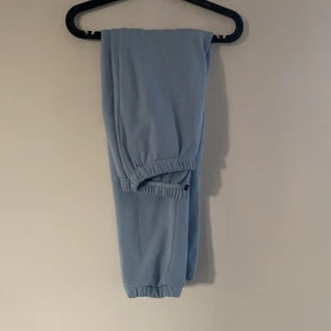 Mjukisbyxor - Super fina ljusblåa mjukis byxor från lager 157, använda ca 4 gånger men får ej användning för dem längre💞