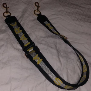 Marc Jacobs väskband  - Band till väska från Marc Jacobs. Knappt använd! Köpt från Jackie 💓