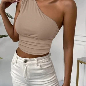 Tröja  - Säljer denna beiga tröja från SHEIN. Aldrig använd. Köpare står för frakt 