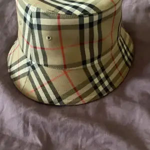 Burberry hatt M