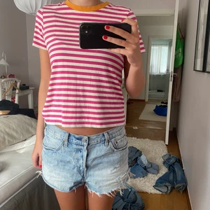 Randig tshirt - Randig T-shirt från Other stories