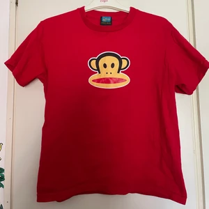 Paul Frank t-shirt  - Lite defekter vid munnen, som går att se på bilderna, men annars i väldigt bra skick. DMa för fler bilder eller mått. Köpare står för frakten. 