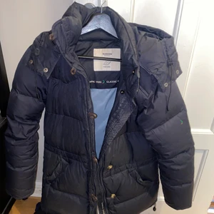 Vinter/höstjackor - Jättefin höst/vinterjacka från boomerang. Använt skick, men inga synliga skador. Nypris 5999kr, säljer för 1000kr! Storlek S (sitter bra på mig som har S/M). Äkta såklart! Skriv för fler bilder <3