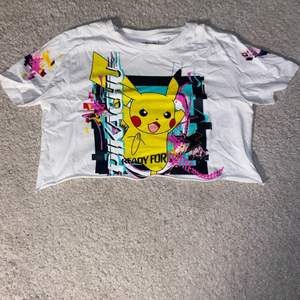 This is a childs t-shirt that i cropped myself. It fits like a small/ x small crop top in a womens section. 
