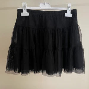 Tyll kjol - En jättefin tyllkjol i barnstolek men passar mig som har XS/S i kjolar❤️