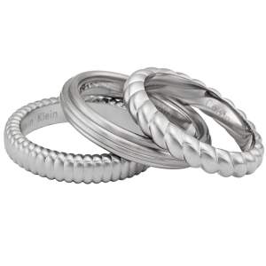 Ett sett ringar från Calvin Klein köpte nypris för lite över 800 de är i rostfritt stål köparen står för frakten✨