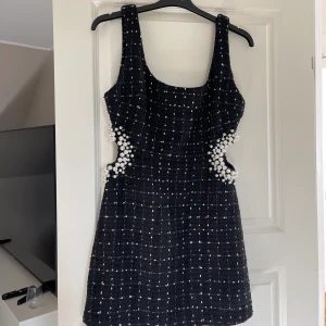 Klänning från Zara - Använt bara 1 gång till nyår