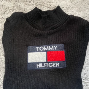 Tommy hilfiger tröja  - En långärmad polo tröja.