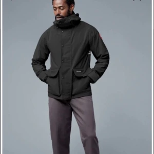 Canada goose jacka - Ny äkta canada goose jacka som knappt är använd. Är i storlek L.