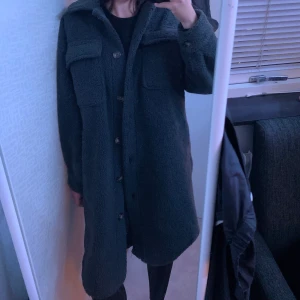 Kappa - Mörkgrå teddykappa