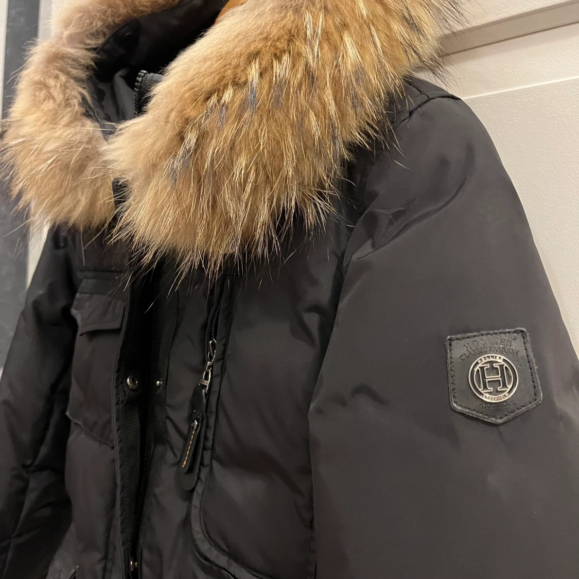 Hollies jacka.  - 90