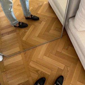 Loafers  - Helt nya, oanvända loafers. Äkta skinn. Säljer pga förliten storlek.  Strl 37 Nypris: ca 1600 kr