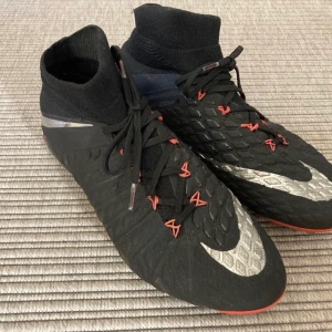 Nike hypervenom fotbollsskor  - Nike hypervenom  Storlek 39/24,5cm 