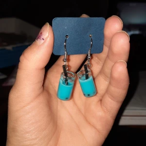 Blåa booba - Har ett par blåa. Sen så har jag gröna och orange också