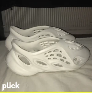 Foam runners  - Dom är äkta säljs billigt för har ej box kvad 