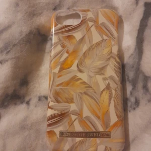 Ideal of sweden modil skal iphone 8 - Jag säljer detta ideal of sweden skal till iphon 8. är ganska bra skick, vi bästemer pris tillsammans. Hör av dig om du är intresserad💞💞