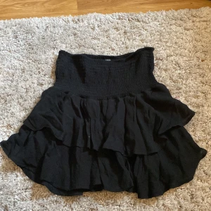 Kjol - Super snygg kjol strl 36