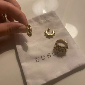 Säljer mina Edblad örhängen + min Edblad ring för 600:-