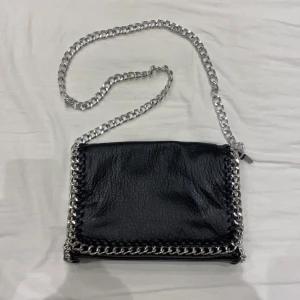 Tiamo väska  - Väska från tiamo (lånade bilder) bud på 350kr