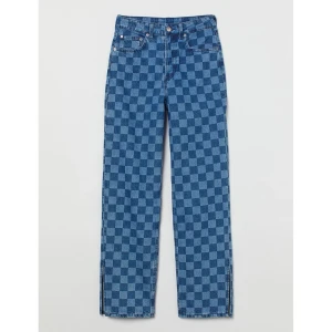 Rutiga Mom-Jeans - Rutiga mom-jeans i storlek 40. True to size och skulle säga att de passar en 38/40. Sparsamt använda. Finns i Majorna, Göteborg. 80 kr vid avhämtning/mötas upp. 130 kr (inkl frakt) om de ska postas. 